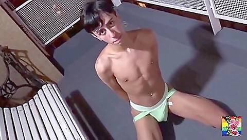 Sexy brunette take jbva giveplasmck indo jessy