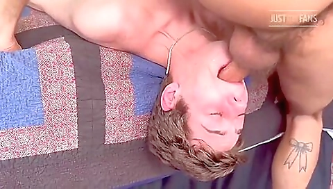 Suckolomal pussy and cum on face